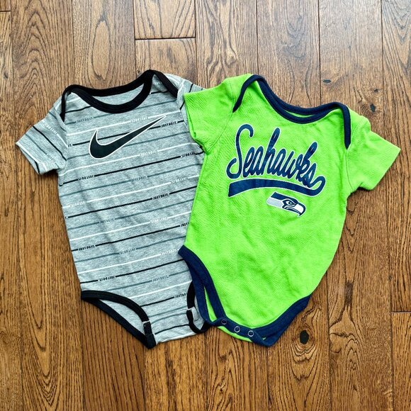 Sports Seattle Seahawks Nike Baby Bodysuit Bundle 6-9 months - Picture 1 of 4